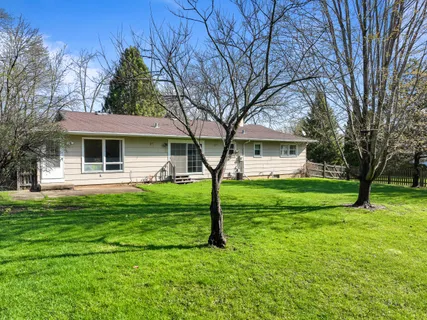 $349,900 | 1718 Hillcrest Drive, Lake Geneva, WI 53147