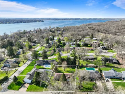 $349,900 | 1718 Hillcrest Drive, Lake Geneva, WI 53147