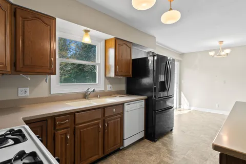 $349,900 | 1718 Hillcrest Drive, Lake Geneva, WI 53147