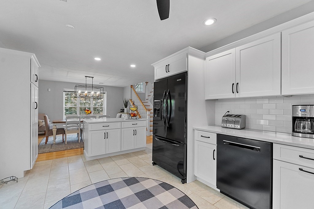 913 Ridgefield Circle, Unit B Clinton, MA 01510 - Photo 9 of 36 Gallery Image 9