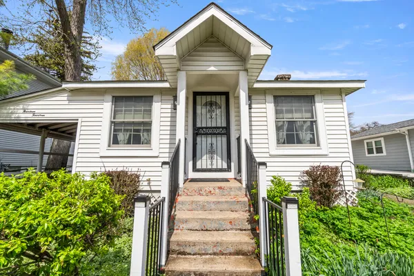 $250,000 | 1414 North Harrison Street, Algonquin, IL 60102