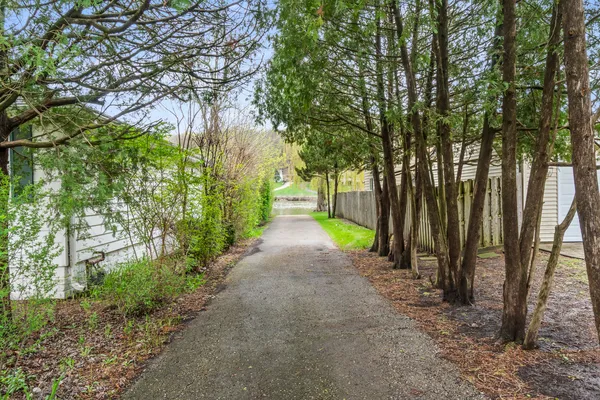 $250,000 | 1414 North Harrison Street, Algonquin, IL 60102