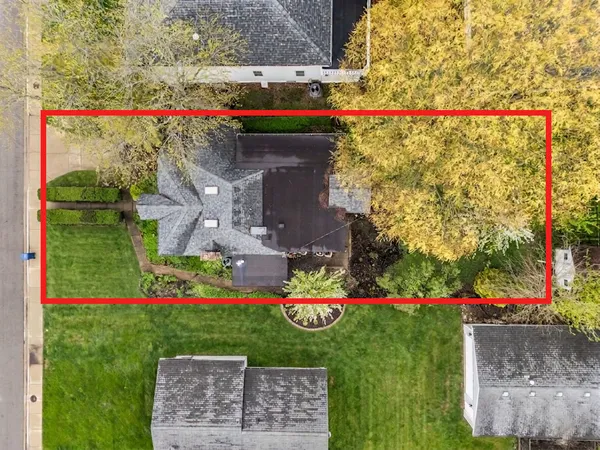 $250,000 | 1414 North Harrison Street, Algonquin, IL 60102