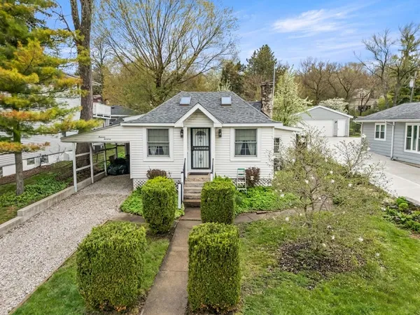 $250,000 | 1414 North Harrison Street, Algonquin, IL 60102