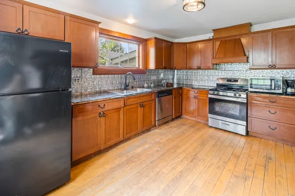 $250,000 | 1414 North Harrison Street, Algonquin, IL 60102