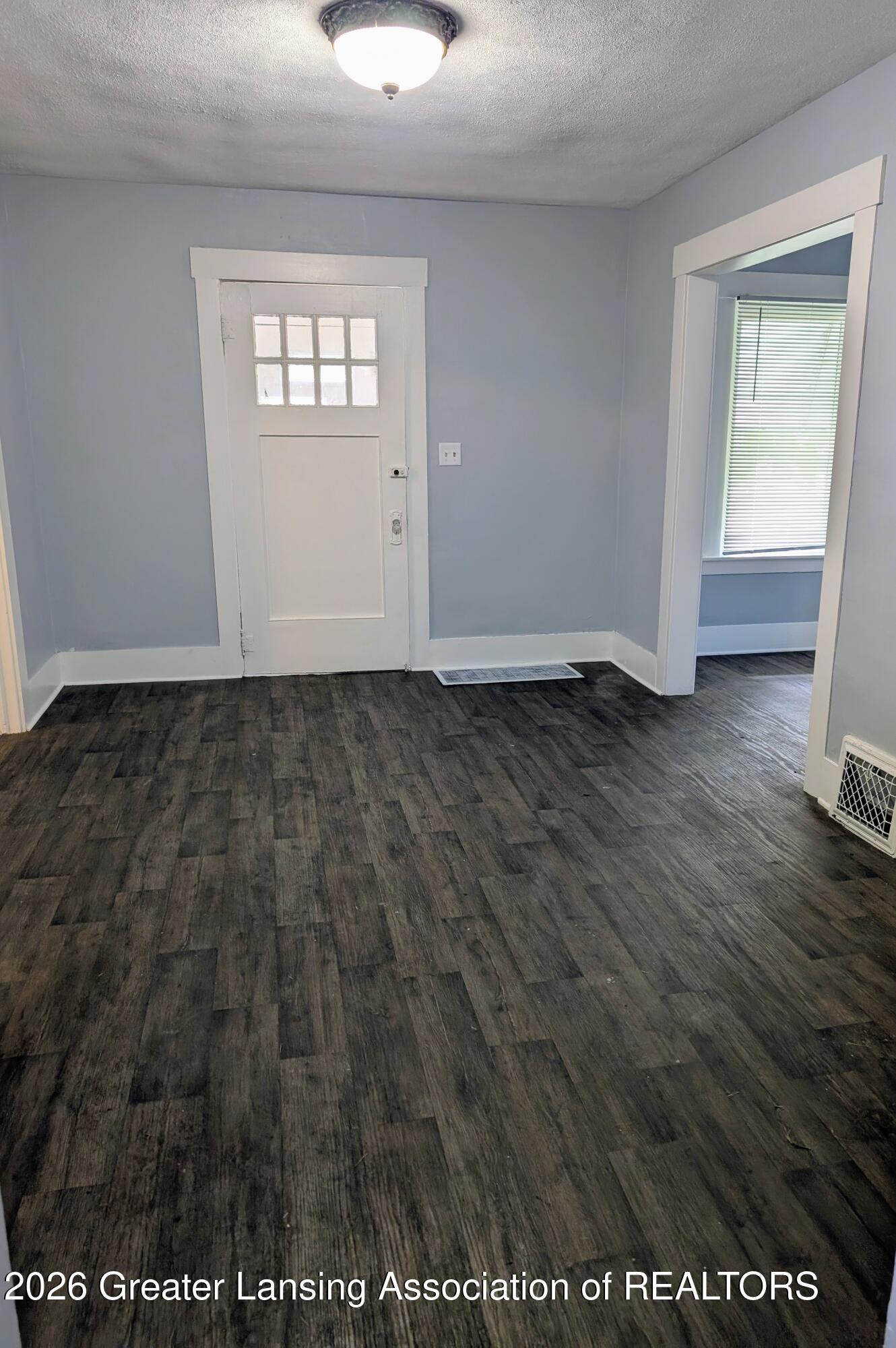 1310 West Maple Street Lansing, MI 48915 - Photo 4 of 16 PXL_20250824_183458623~2