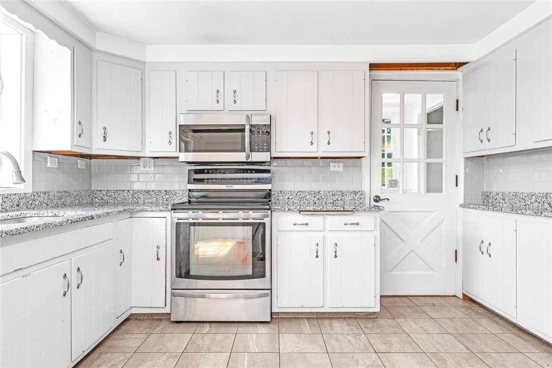 214 Highland Road Tiverton, RI 02878 - Photo 12 of 42