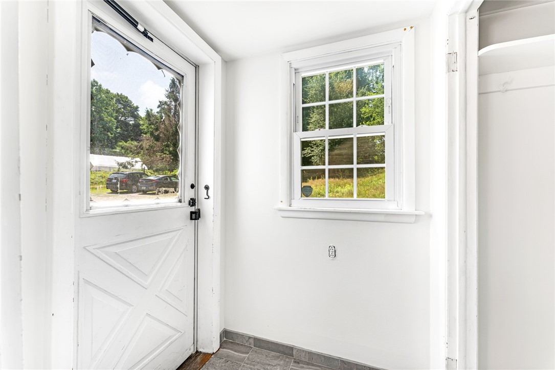 214 Highland Road Tiverton, RI 02878 - Photo 14 of 42