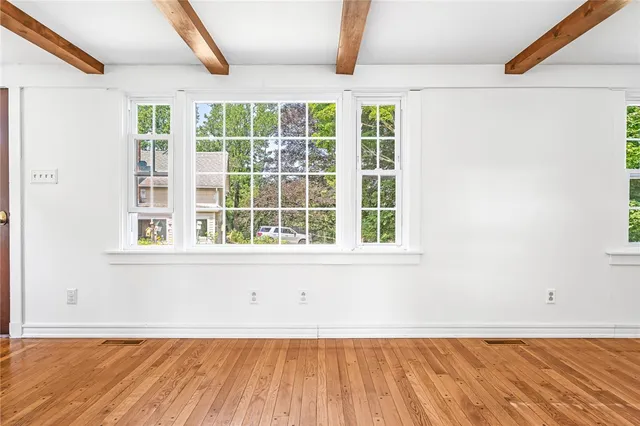 $1,575,000 | 214 Highland Road, Tiverton, RI 02878