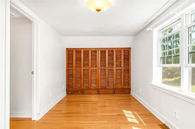 $1,575,000 | 214 Highland Road, Tiverton, RI 02878