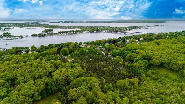 $1,575,000 | 214 Highland Road, Tiverton, RI 02878