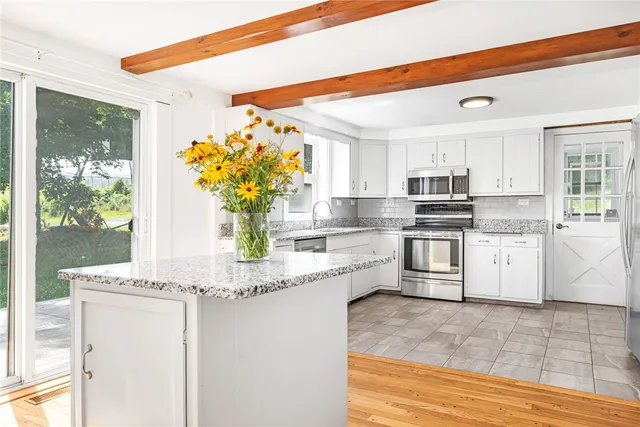 $1,575,000 | 214 Highland Road, Tiverton, RI 02878