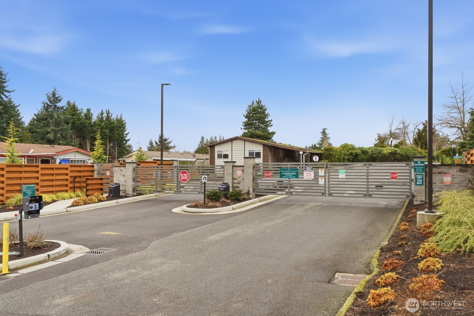 1427 100th Street Southwest, Unit 149 Everett, WA 98204 - Photo 40 of 40 a view of a street with houses