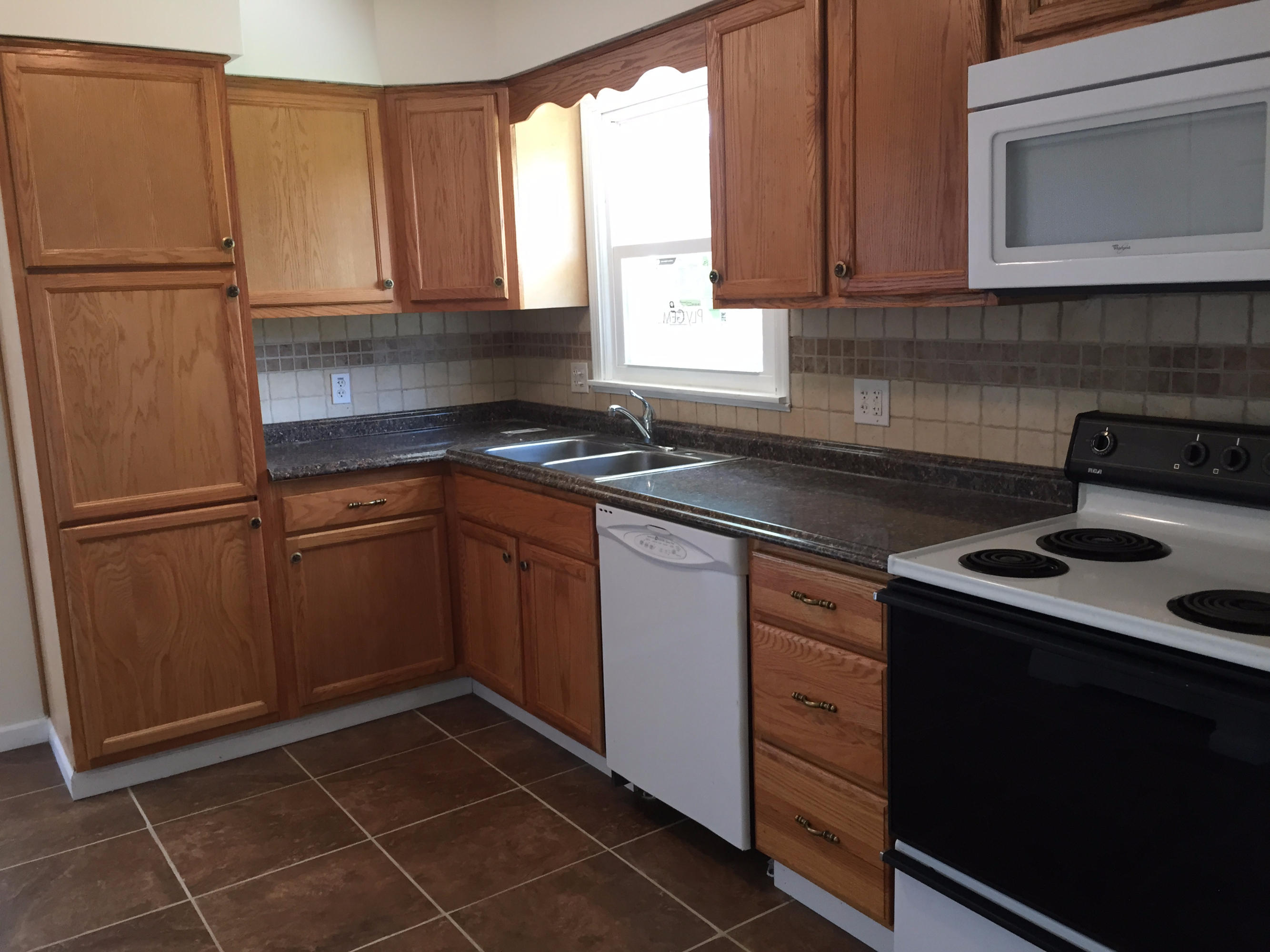 5520 Green Ridge Road Roanoke, VA 24017 - Photo 3 of 12 IMG_0993