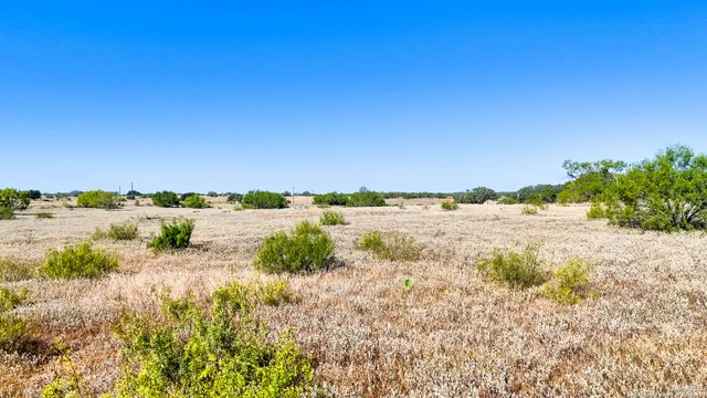 $409,000 | Fm 472nd, Bigfoot, TX 78005