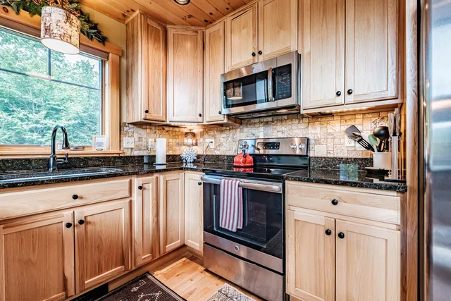 $1,050,000 | 11 Backcountry Drive, Newry, ME 04261