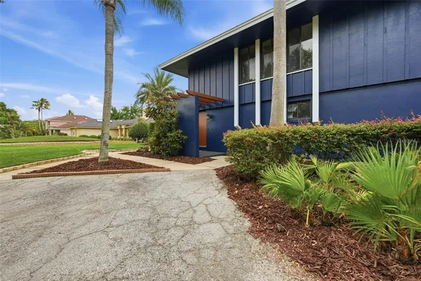 $1,099,000 | 29116 Beauclaire Drive, Tavares, FL 32778