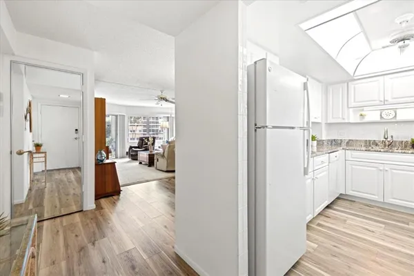 $425,000 | 1300 North Portofino Drive, Unit S206, Sarasota, FL 34242