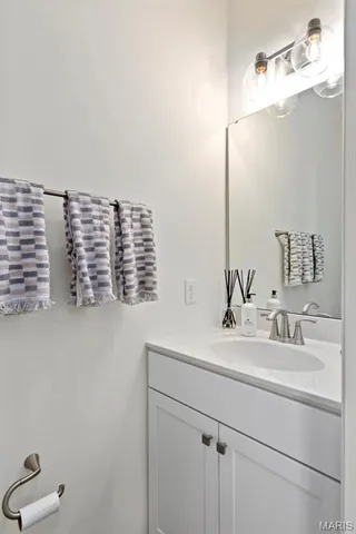 $469,900 | 2 Royal Ii At Louiselle Park, Maryland Heights, MO 63043