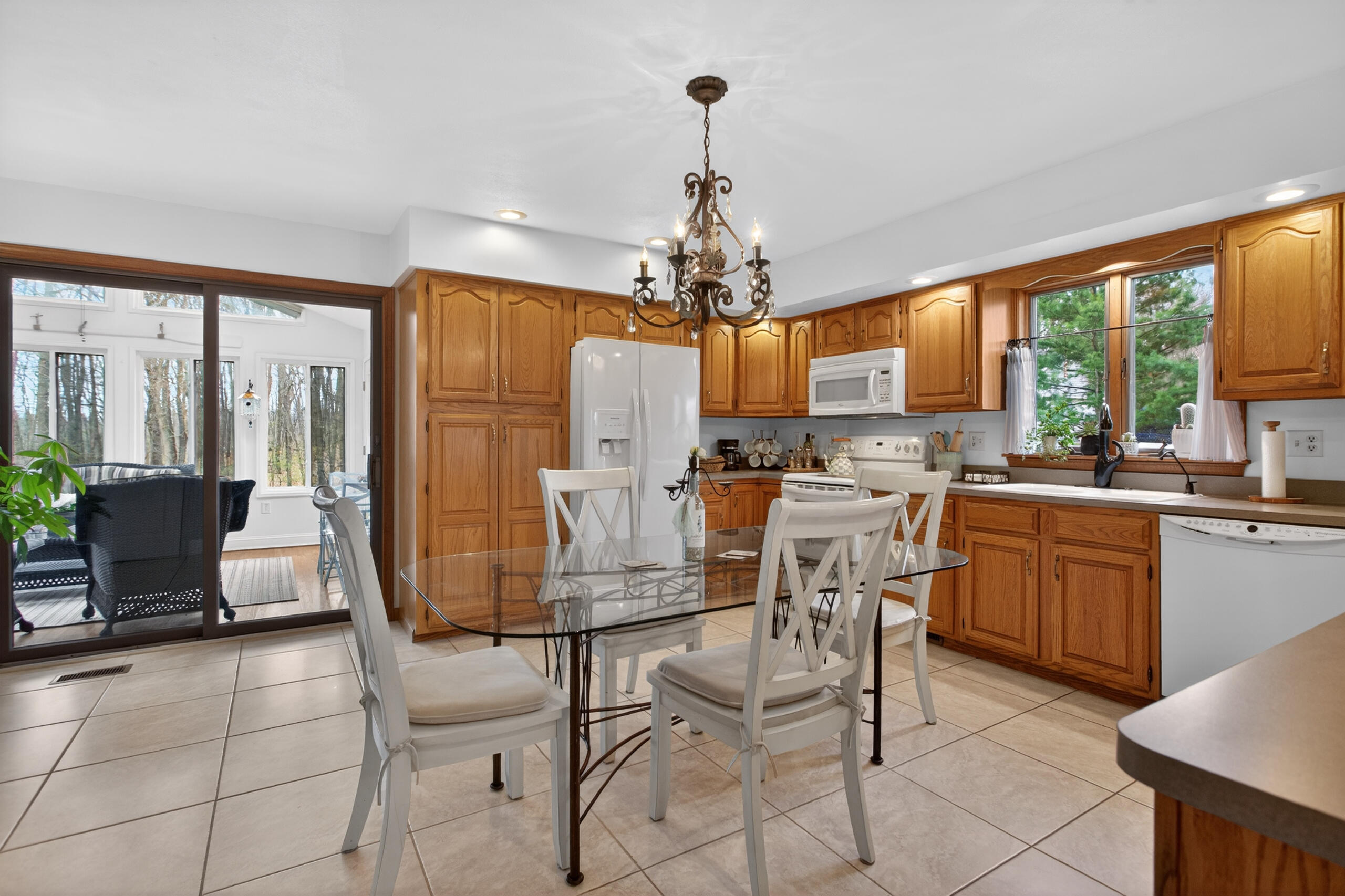 5135 Moscow Road Spring Arbor, MI 49283 - Photo 10 of 65 Large Kitchen