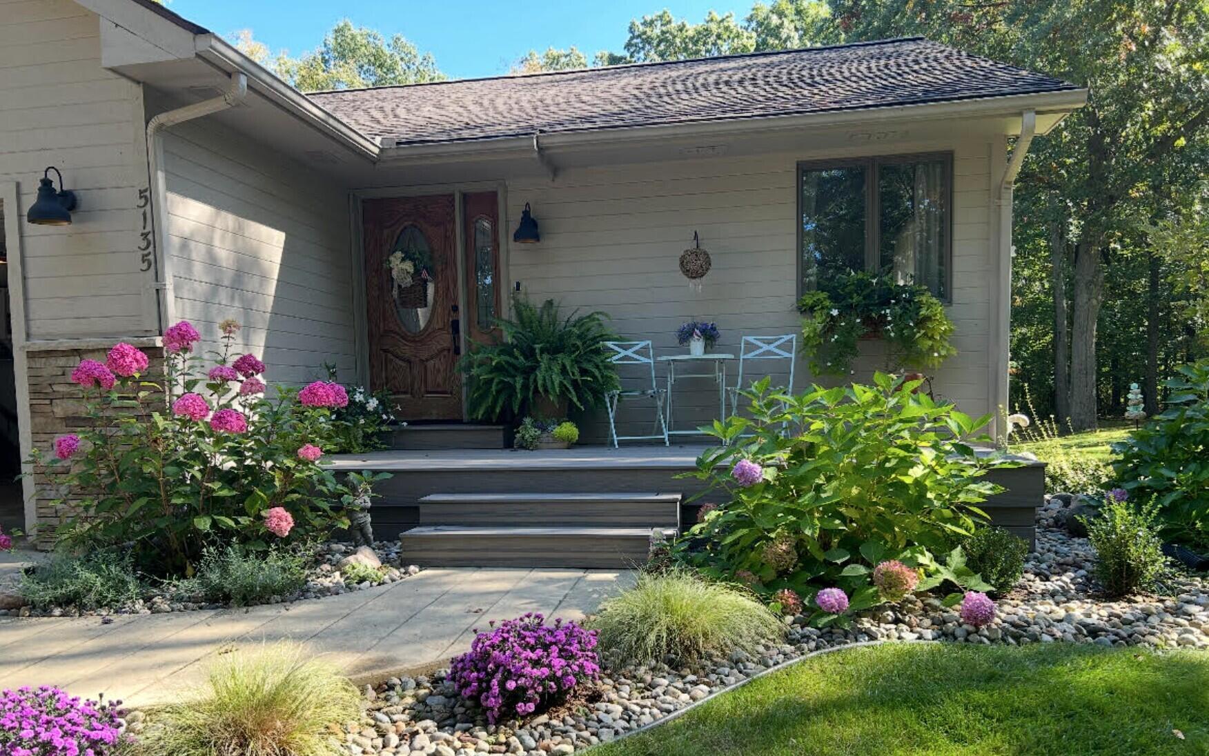 5135 Moscow Road Spring Arbor, MI 49283 - Photo 4 of 65 flowers3