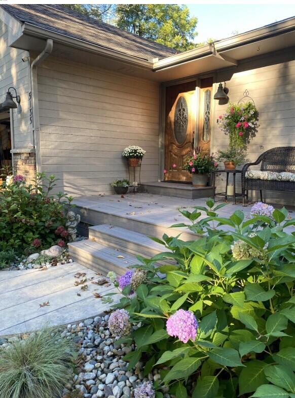 5135 Moscow Road Spring Arbor, MI 49283 - Photo 5 of 65 Lovely entrance