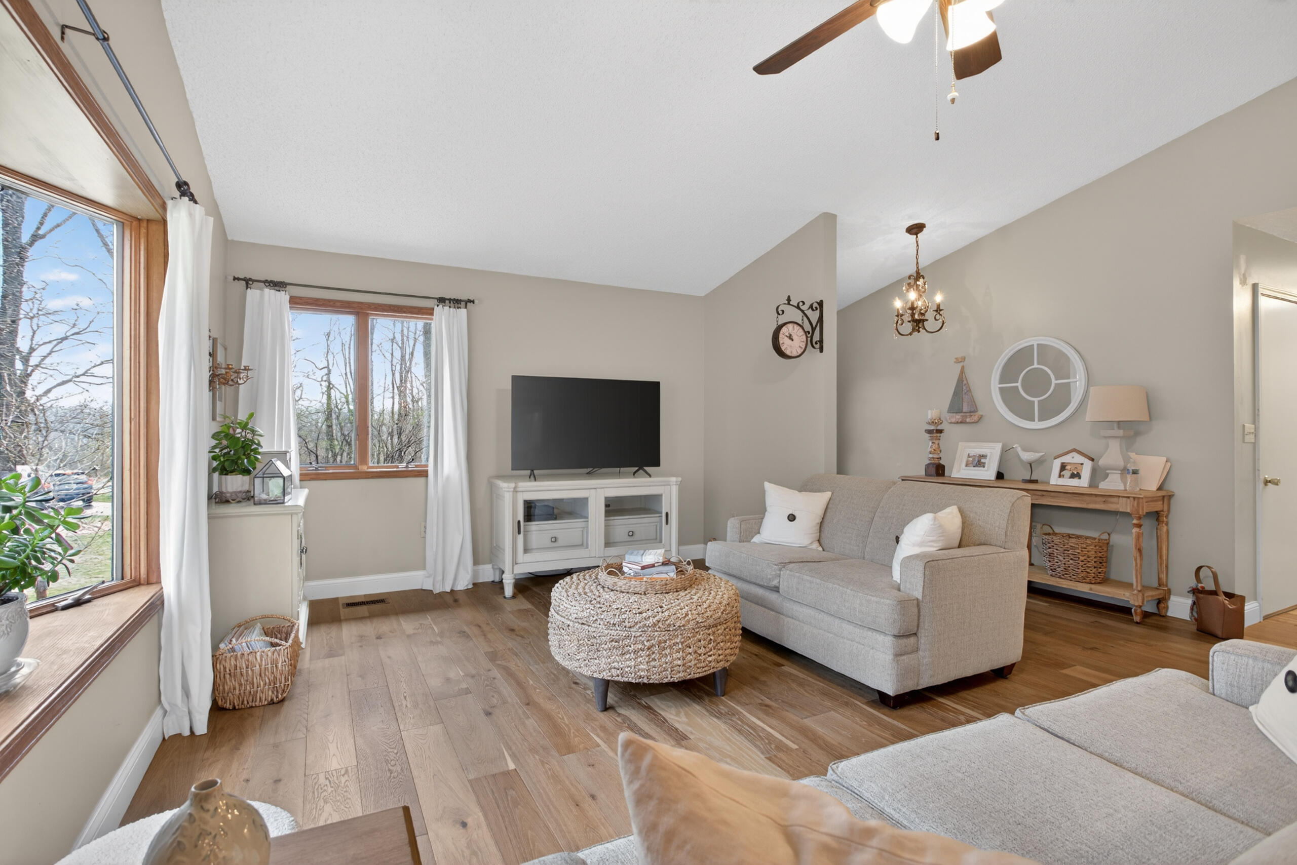 5135 Moscow Road Spring Arbor, MI 49283 - Photo 7 of 65 Living Room