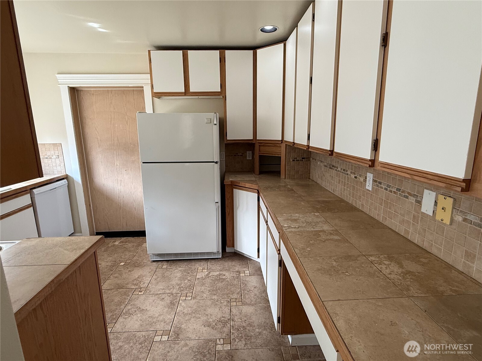 6222 Cady Road Everett, WA 98203 - Photo 6 of 26