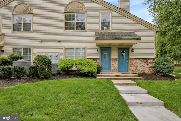 $295,000 | 607 Foxcroft Circle, Unit CONDO 607, Royersford, PA 19468