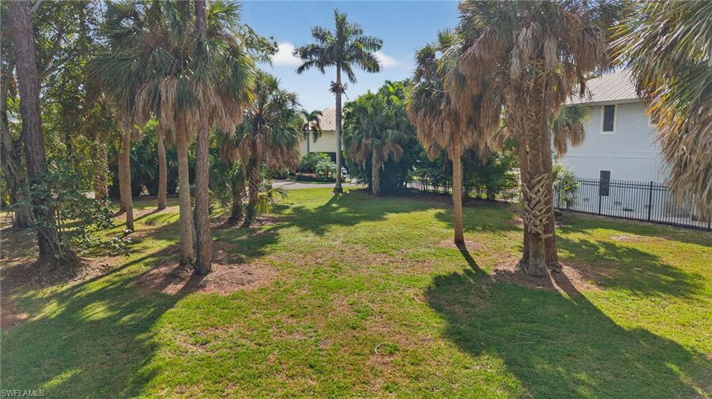1675 Avion Place Naples, FL 34104 - Photo 3 of 16