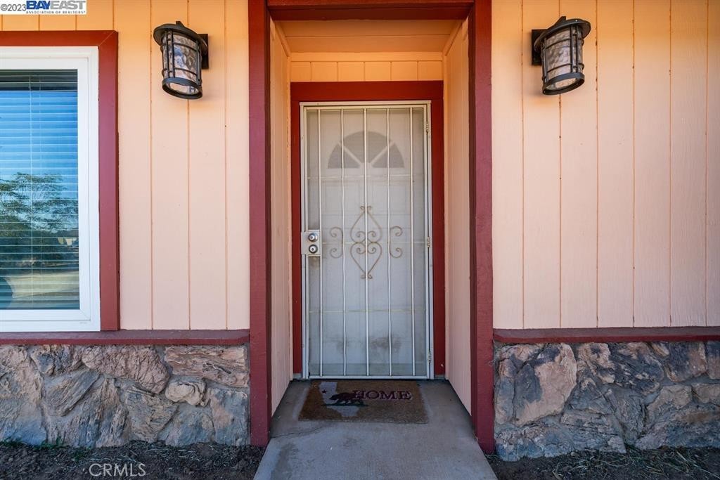 21019 Rambling Road Apple Valley, CA 92308 - Photo 3 of 19
