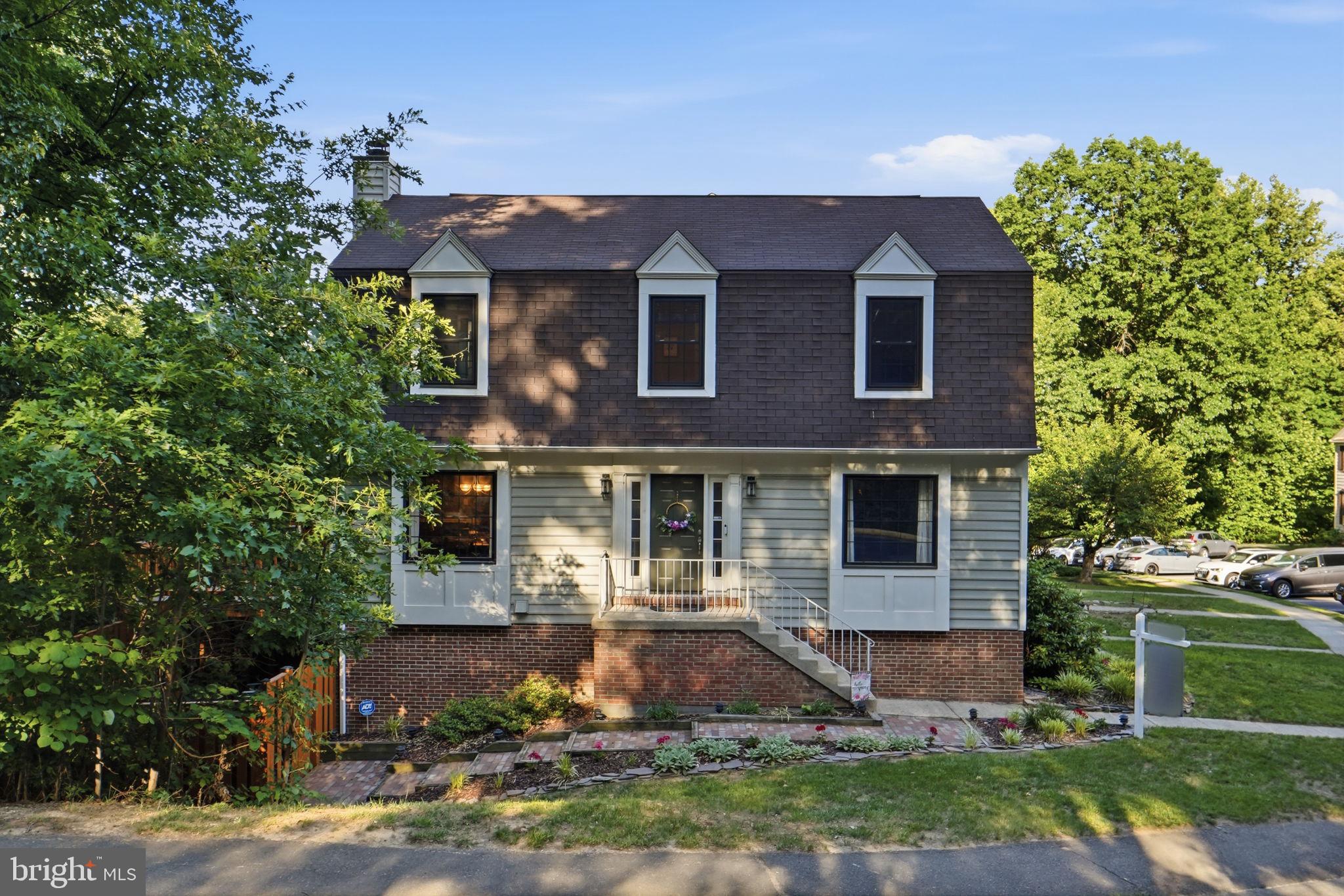 7660 Southern Oak Drive Springfield, VA 22153 - Photo 2 of 37 WELCOME HOME!