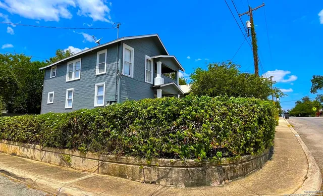 $297,500 | 319 North Pine Street, San Antonio, TX 78202