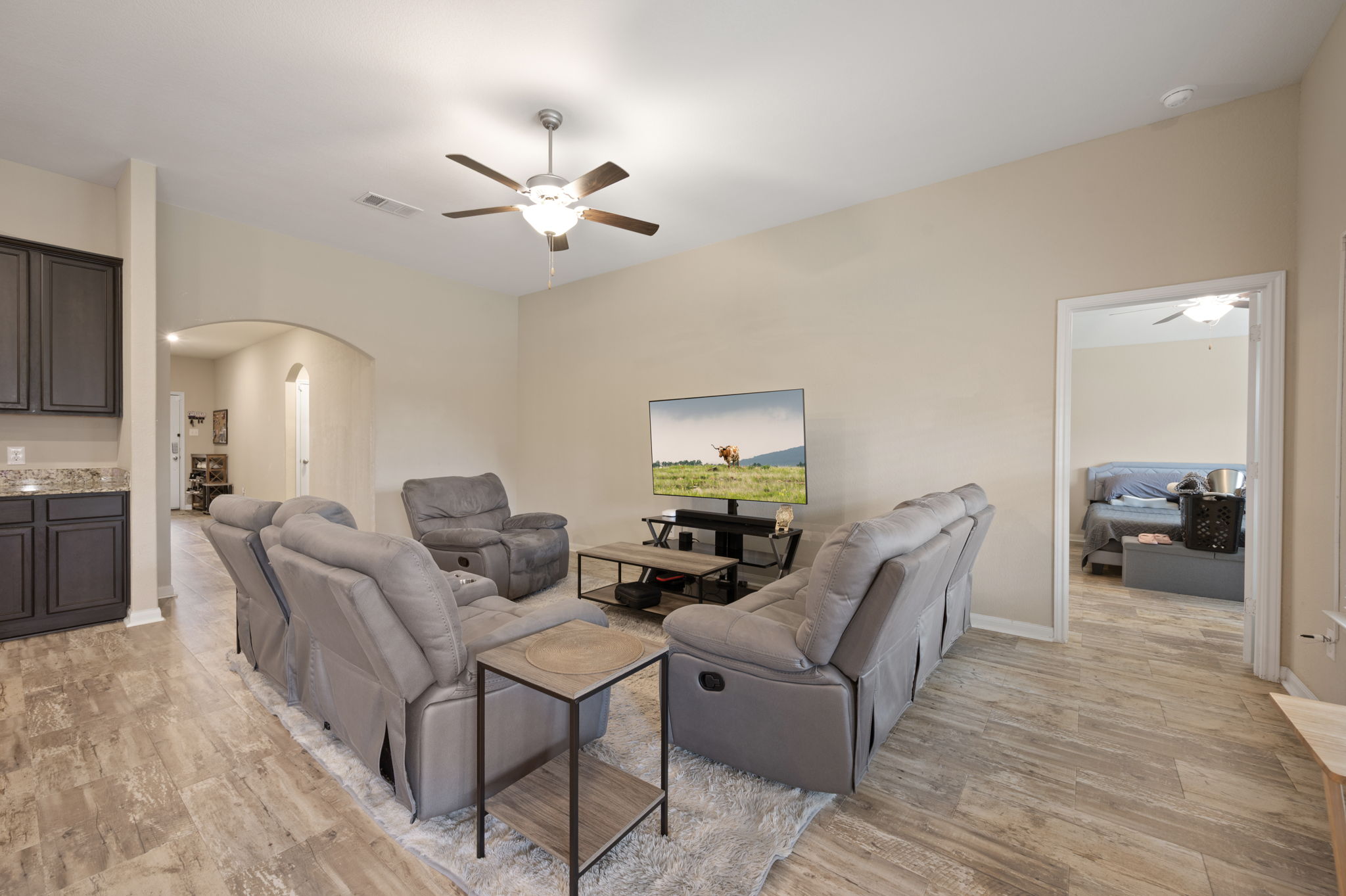 19601 Hubert R Humphrey Road Manor, TX 78653 - Photo 3 of 27