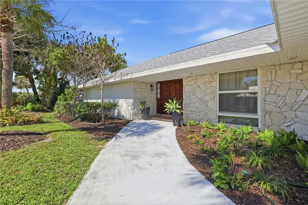 $1,400,000 | 1048 Admirals Walk, Vero Beach, FL 32963