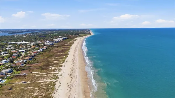 $1,400,000 | 1048 Admirals Walk, Vero Beach, FL 32963
