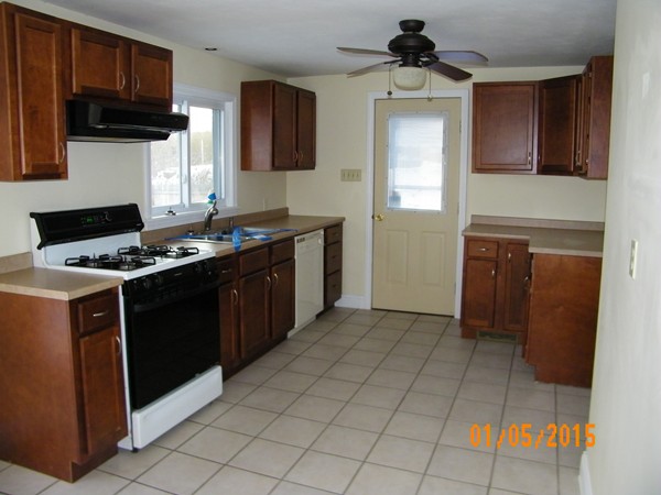 31 Exeter Street West Springfield, MA 01089 - Photo 3 of 6