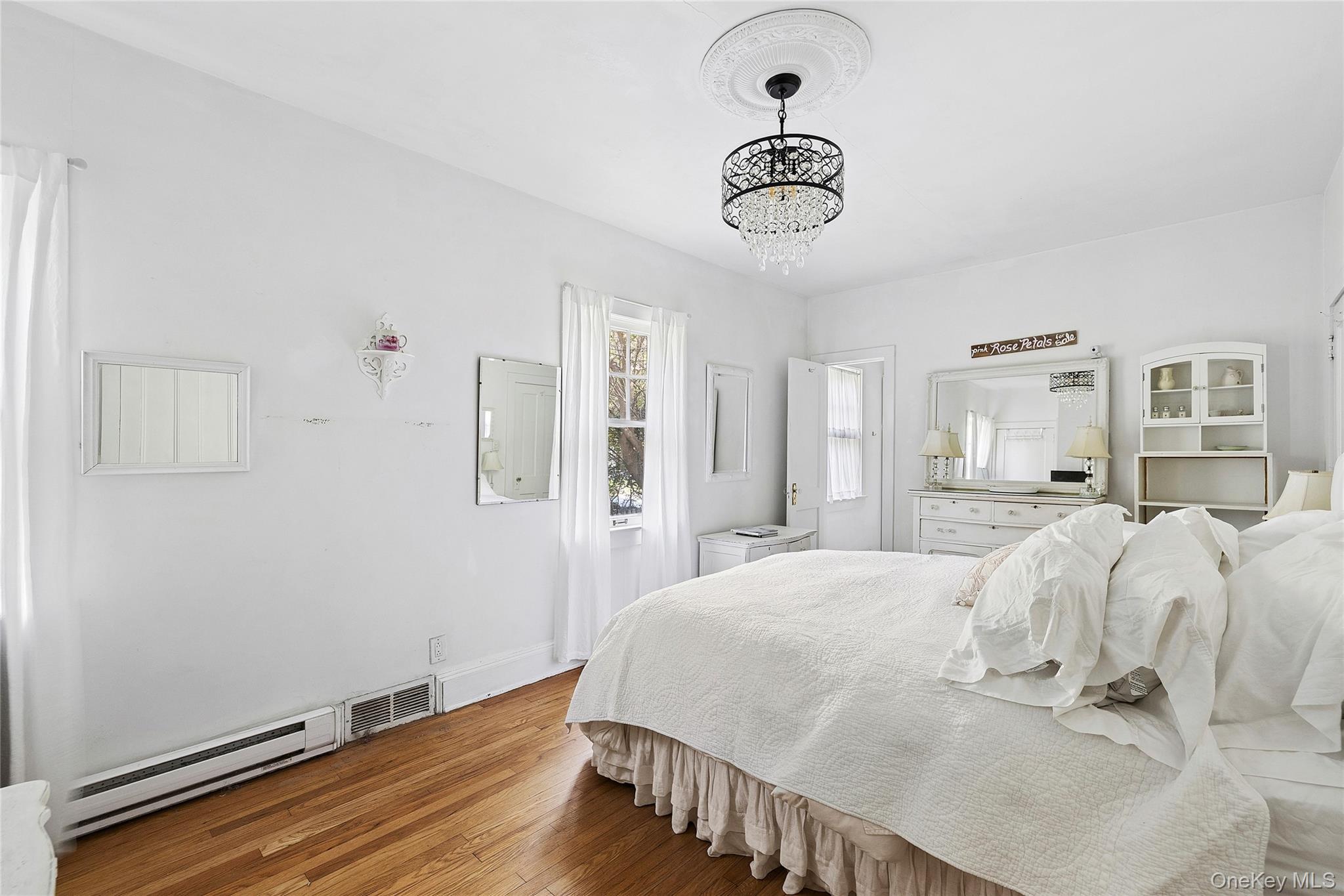 45 Shore Road Setauket, NY 11733 - Photo 19 of 45 Main Level Primary Suite with Full Ensuite