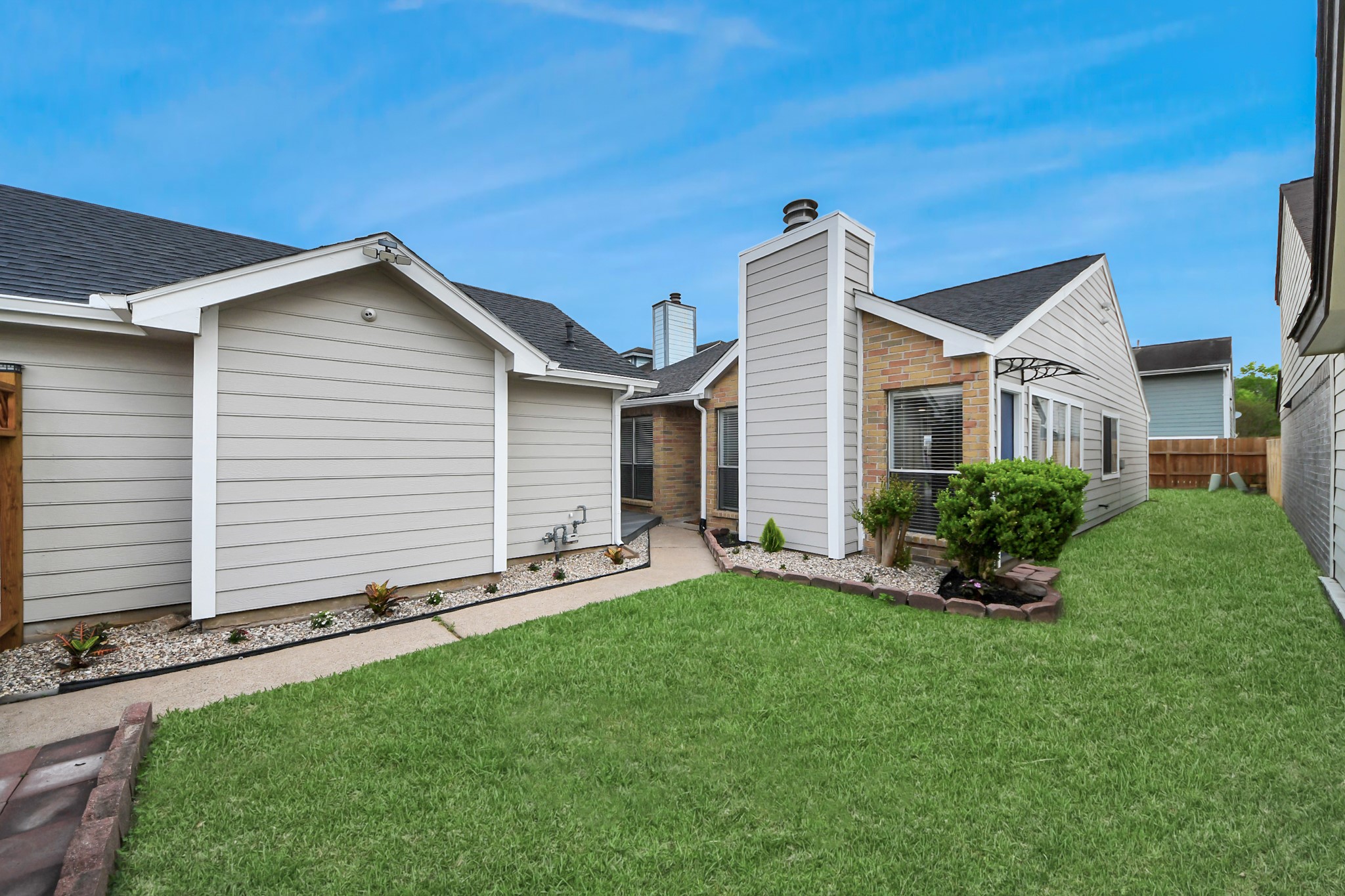 11830 Plumpoint Drive Houston, TX 77099 - Photo 3 of 40