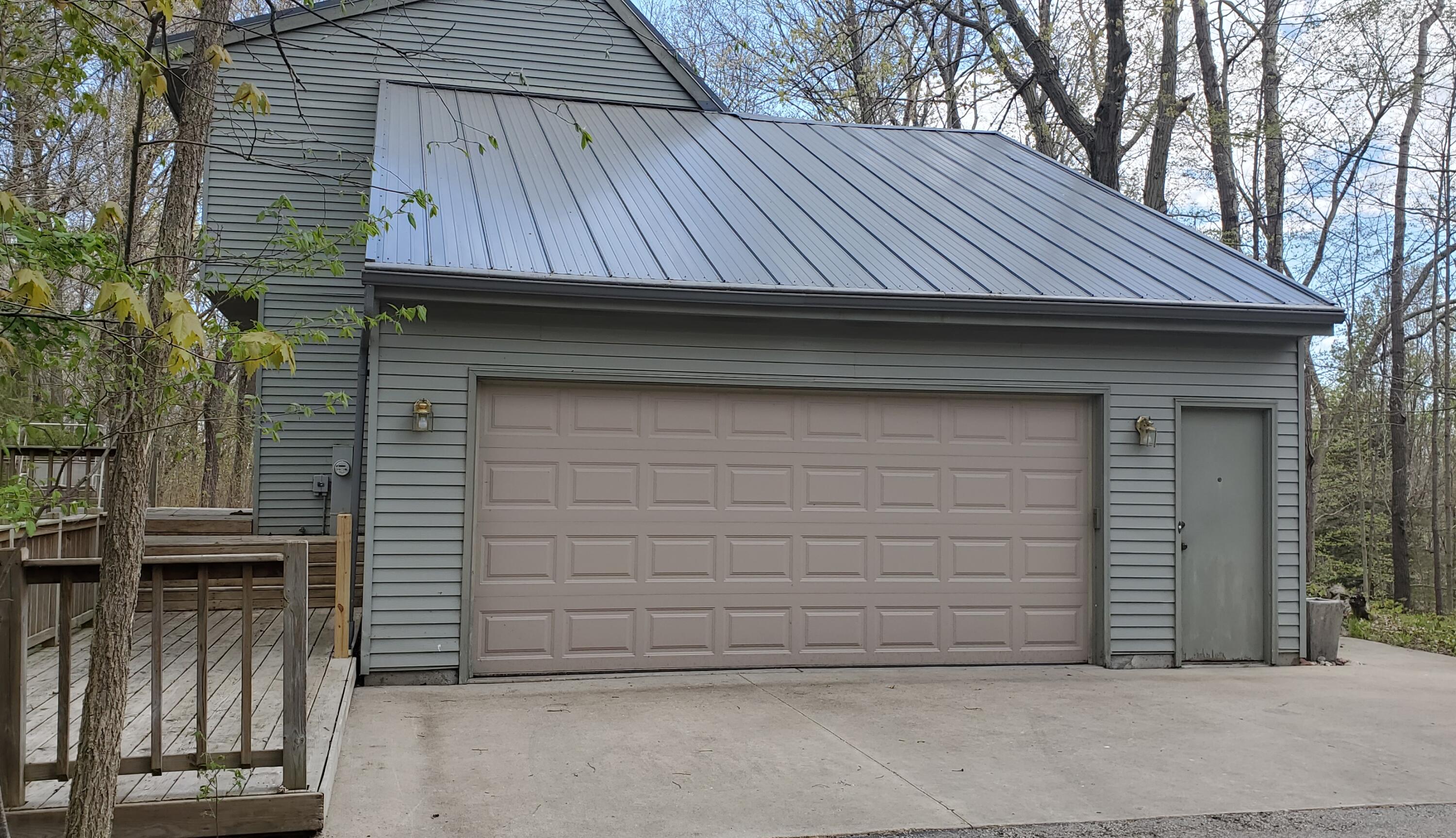 8130 Forest View Road Kewaskum, WI 53040 - Photo 5 of 6 garage