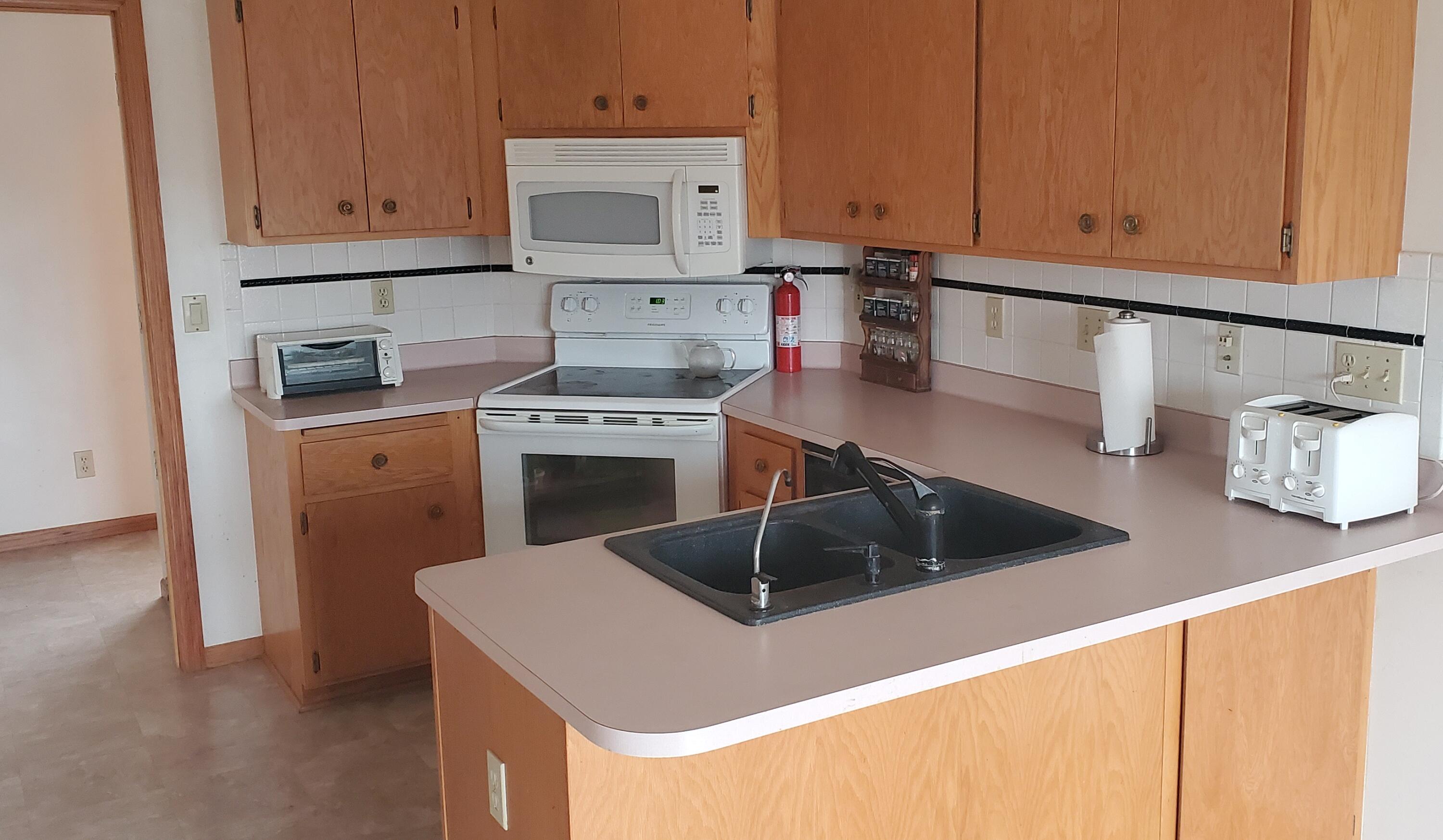 8130 Forest View Road Kewaskum, WI 53040 - Photo 6 of 6 kitchen