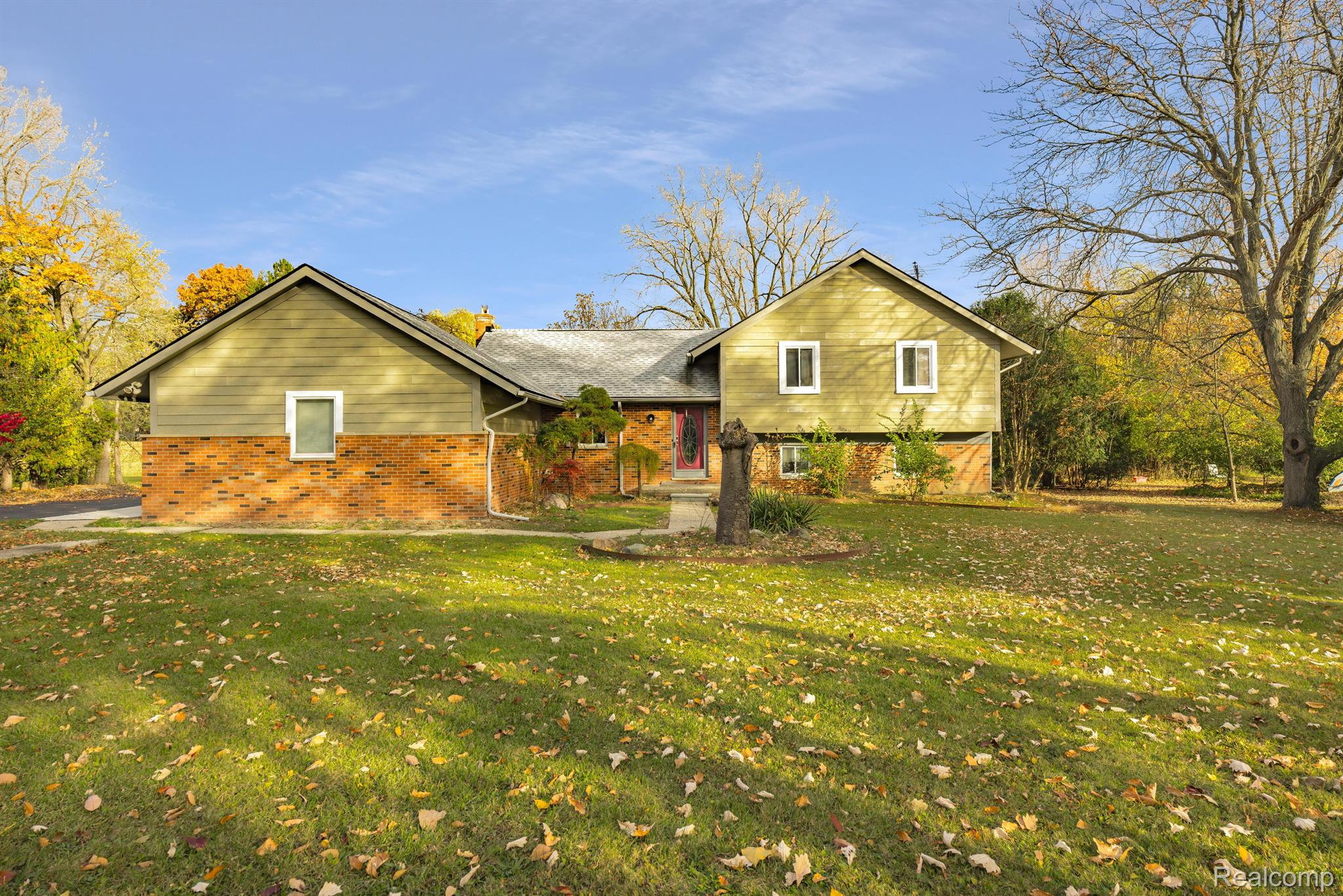 5731 Farmington Road West Bloomfield, MI 48322 - Photo 1 of 54 5731 Farmington Rd West Bloomfield with Tennis Crt