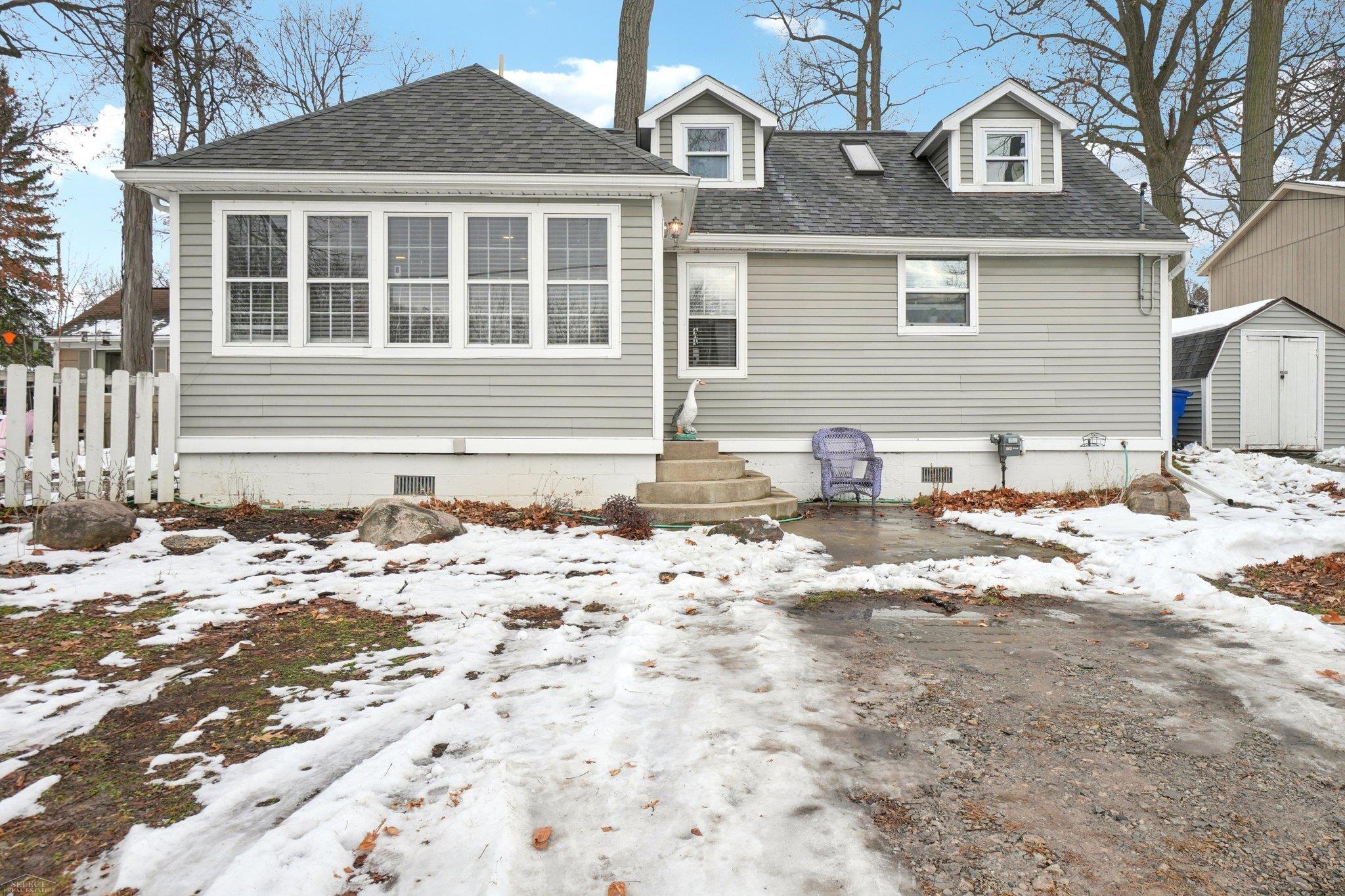 3930 Mapleleaf Road Waterford, MI 48328 - Photo 5 of 29 50196740-129930ac-3eeb-4dc2-9fbc-72af3e4fd2d2.JPG