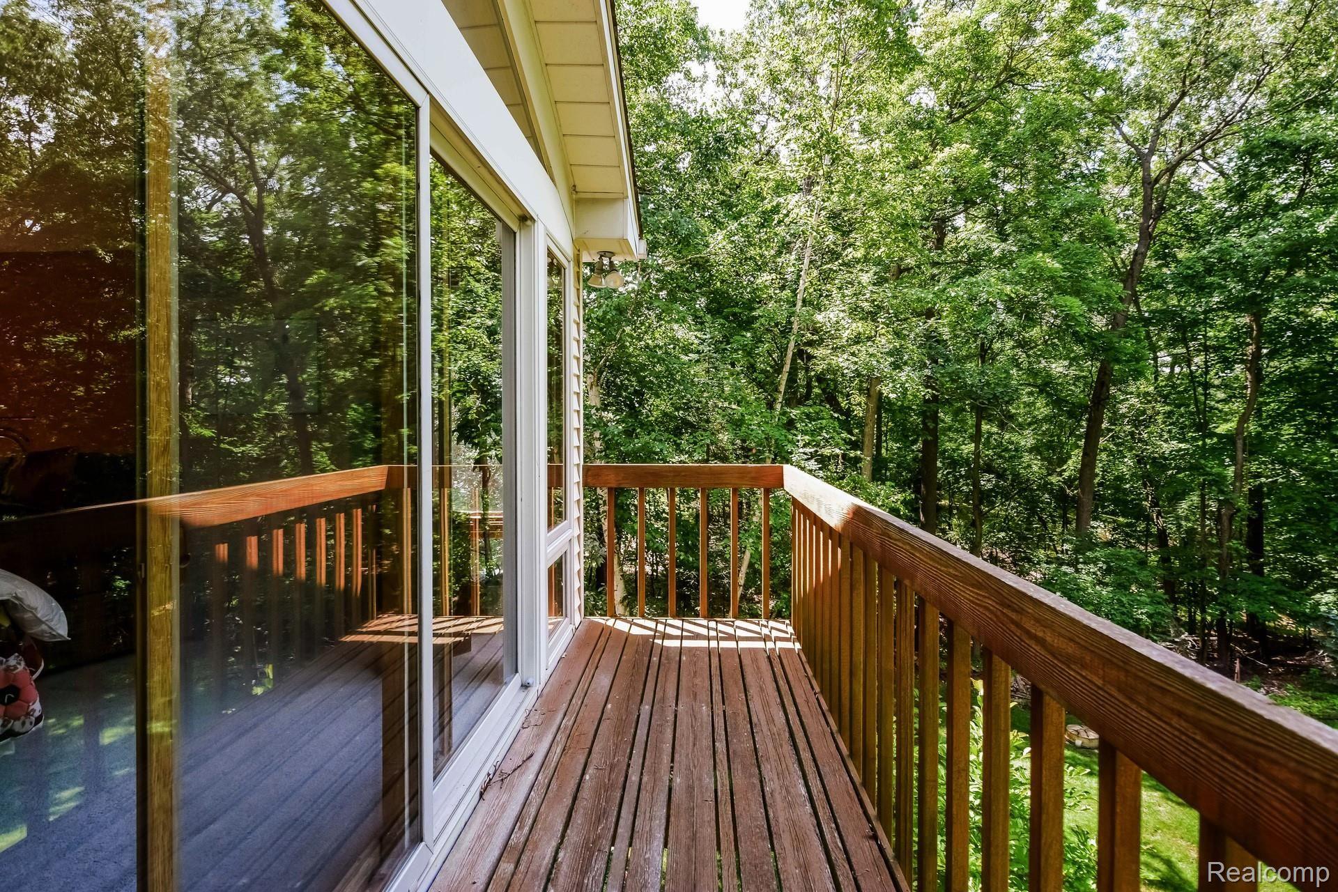 852 Peach Tree Lane Rochester, MI 48306 - Photo 43 of 54 050-Balcony-5927659-medium.jpg