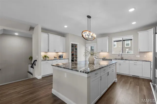 $685,000 | 11251 Talamore Circle, St. Louis, MO 63131