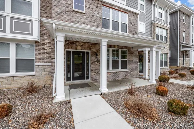 $685,000 | 11251 Talamore Circle, St. Louis, MO 63131