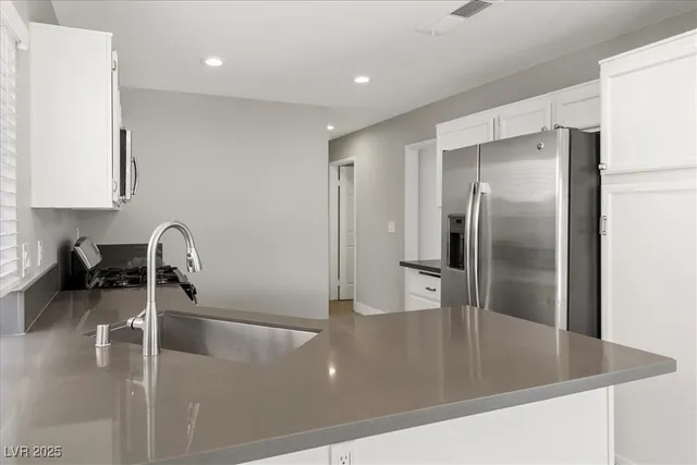 $2,195 | 1653 Autumn Rust Drive, Las Vegas, NV 89119