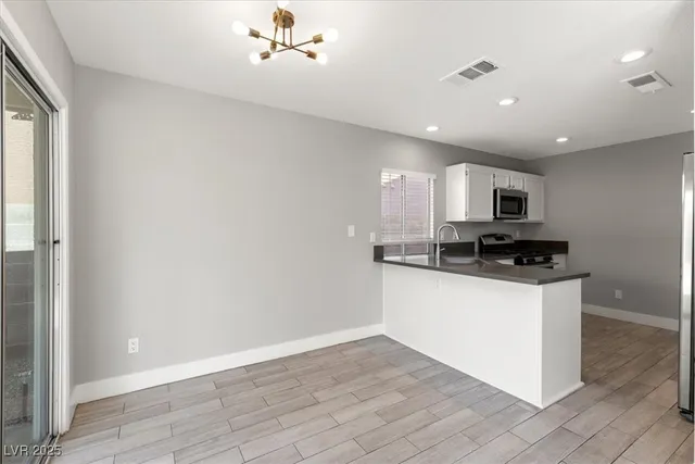 $2,195 | 1653 Autumn Rust Drive, Las Vegas, NV 89119