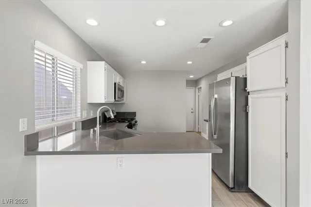 $2,195 | 1653 Autumn Rust Drive, Las Vegas, NV 89119