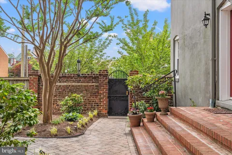 $1,490,000 | 539 South Columbus Street, Alexandria, VA 22314